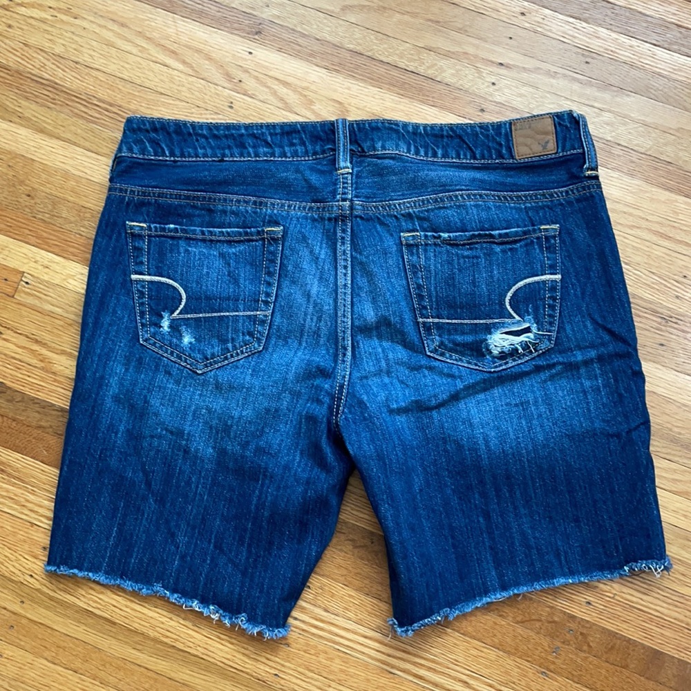 American Eagle Short - Picture 2 of 3